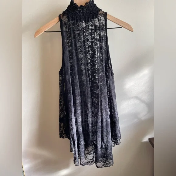 Free People Flowy Lace top - Picture 3 of 6